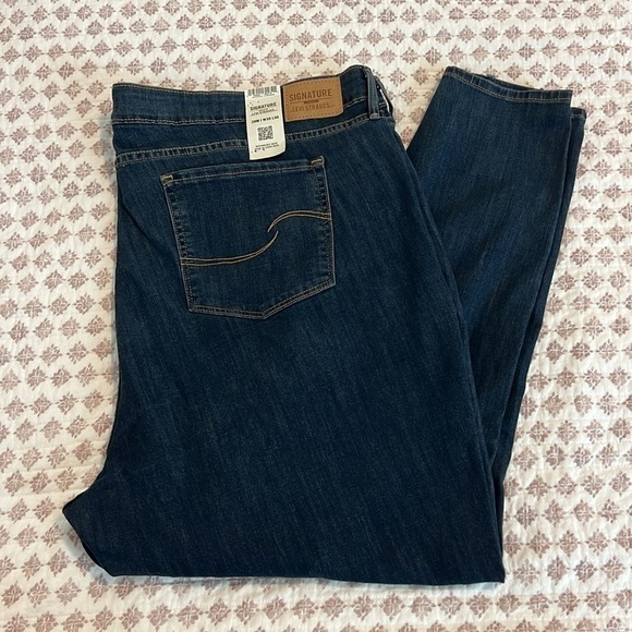 NWT Levi Strauss Signature Gold Mid-Rise Skinny Stretch Jeans 28M / W39 L30 - Picture 3 of 17